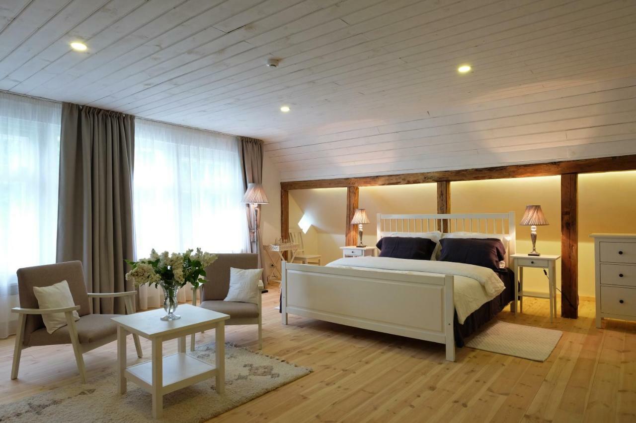 Meke Hotel Mustkalni Ngoại thất bức ảnh