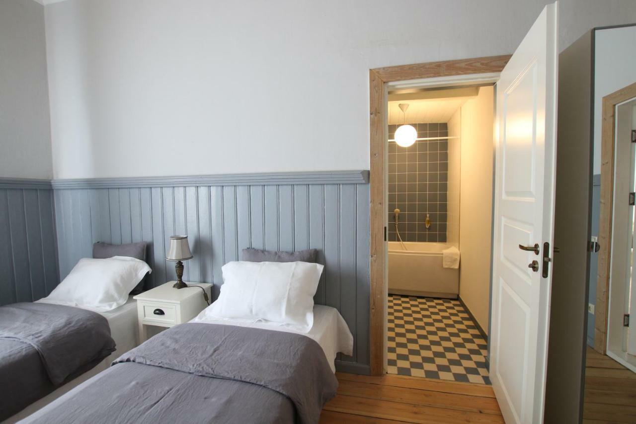 Meke Hotel Mustkalni Ngoại thất bức ảnh